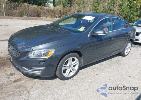 2015 Volvo S60 T5 Platinum из США, поврежденный, VIN YV140MFM4F1350019